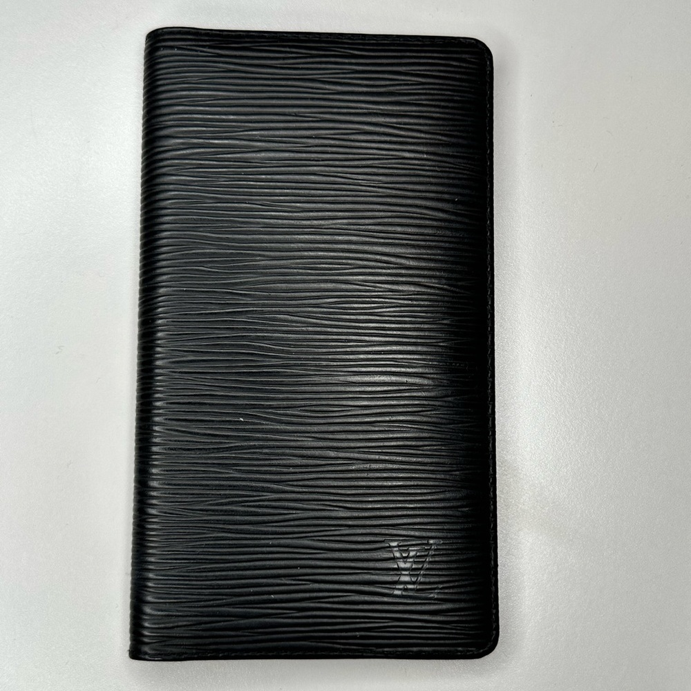Louis Vuitton  Checkbook Credit Wallet  Black Epi Leather